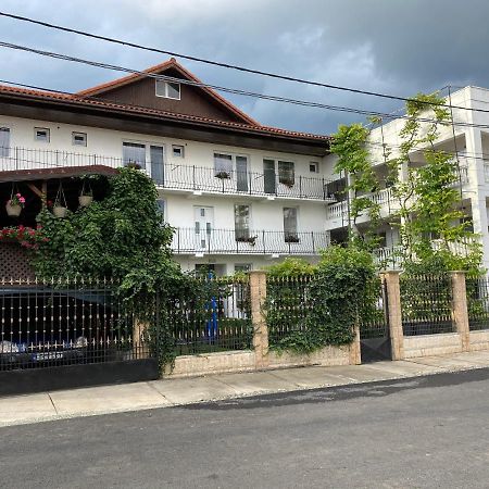Hotel Casa Ciobi Două Mai Exteriér fotografie