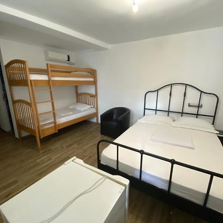 Hotel Casa Ciobi Două Mai Exteriér fotografie