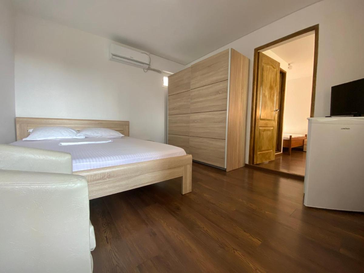 Hotel Casa Ciobi Două Mai Exteriér fotografie