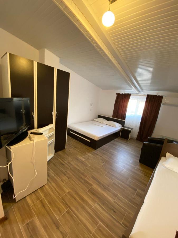 Hotel Casa Ciobi Două Mai Exteriér fotografie