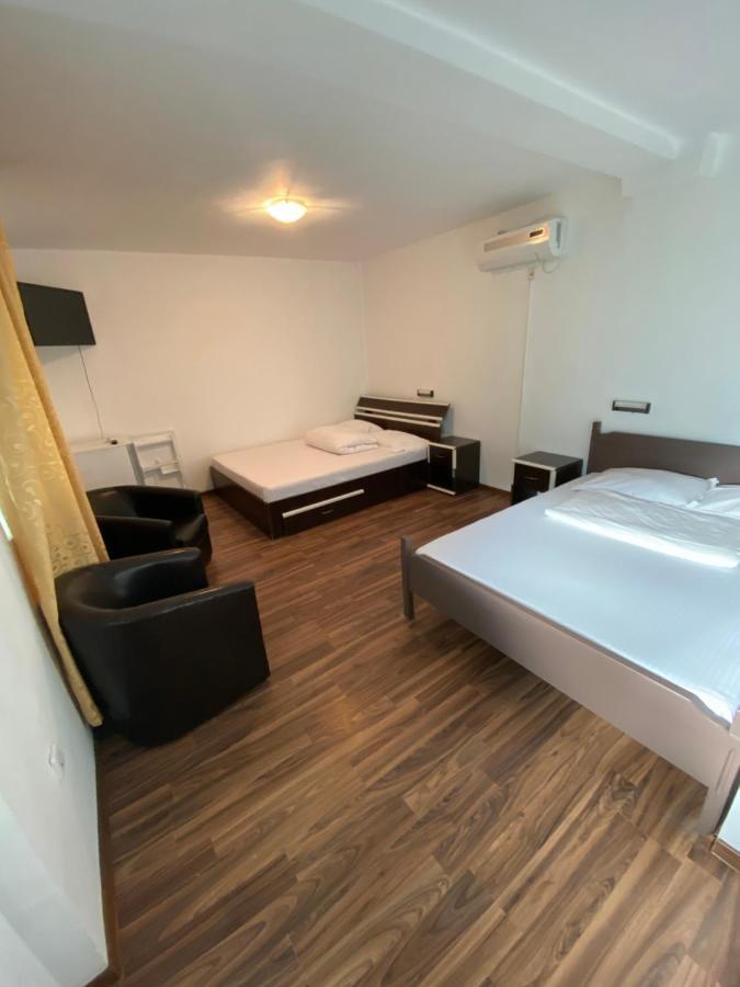 Hotel Casa Ciobi Două Mai Exteriér fotografie