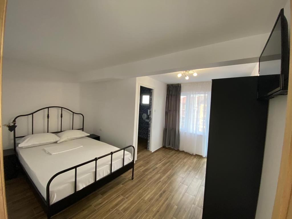Hotel Casa Ciobi Două Mai Exteriér fotografie