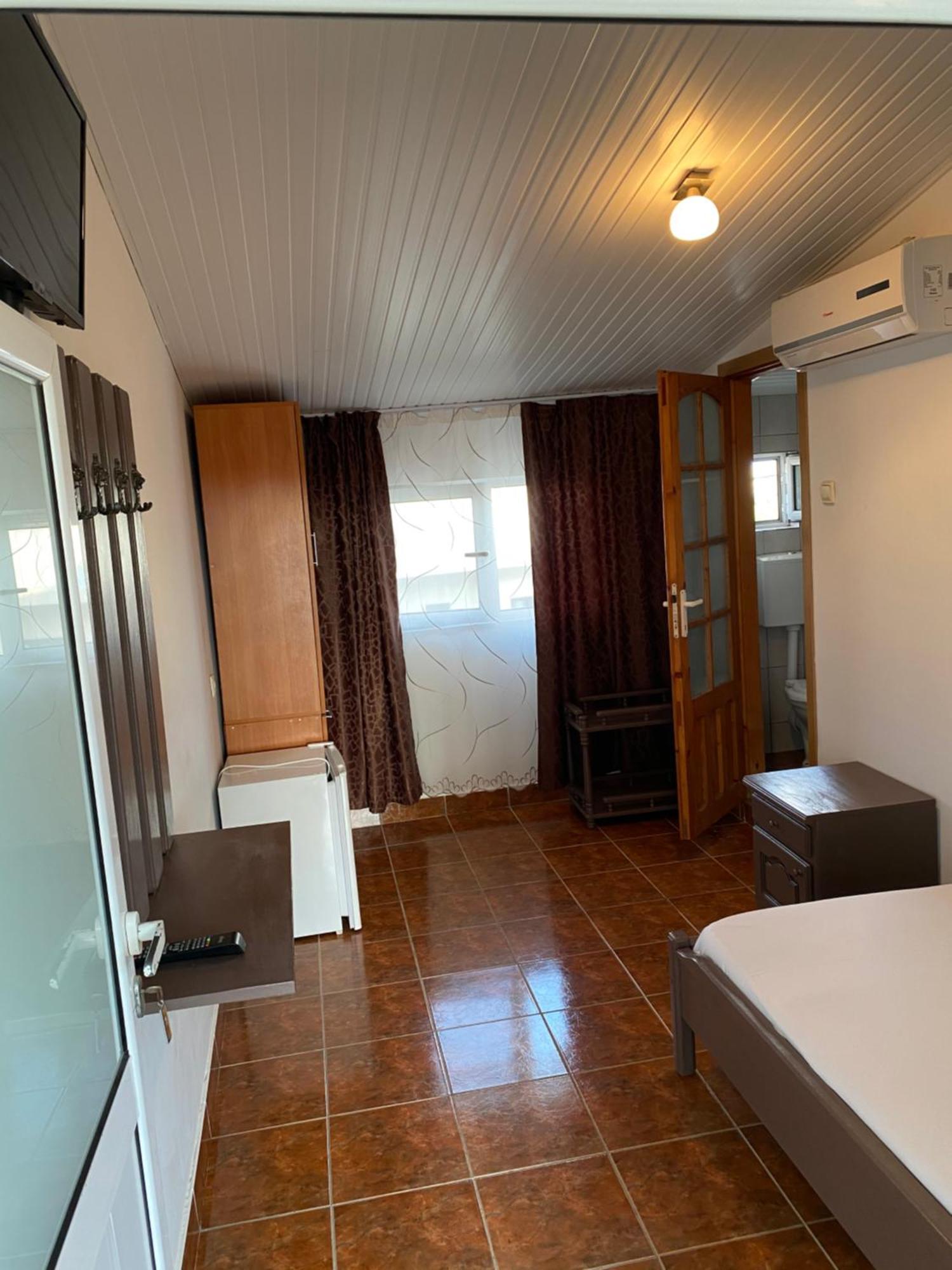 Hotel Casa Ciobi Două Mai Pokoj fotografie