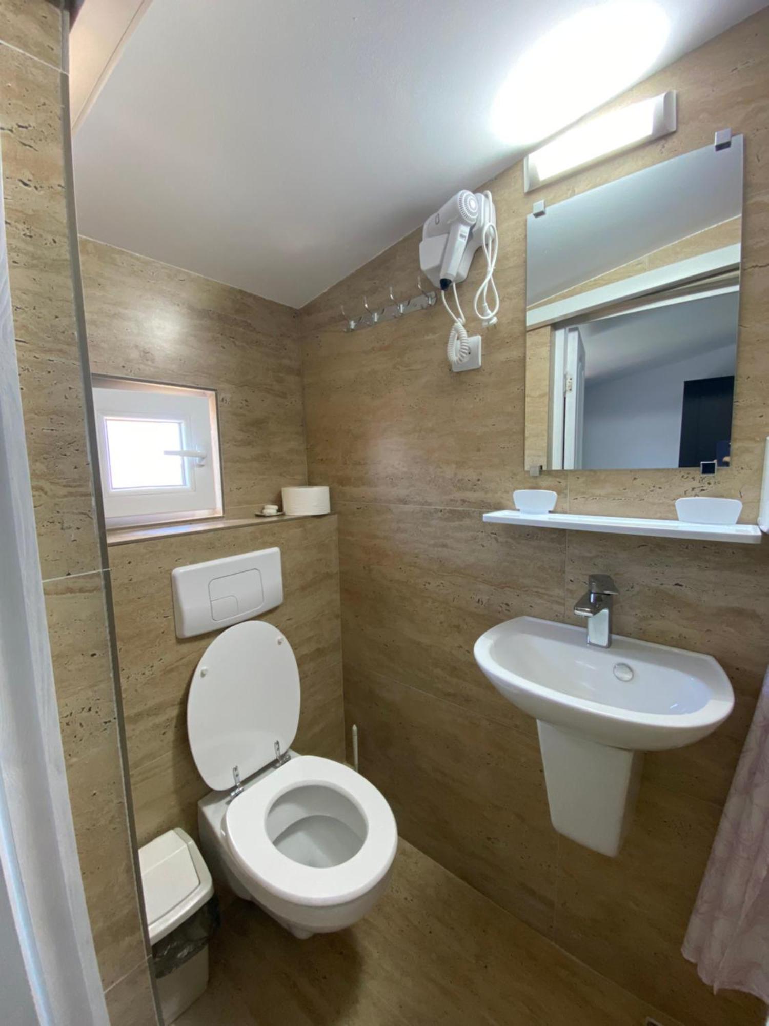Hotel Casa Ciobi Două Mai Exteriér fotografie